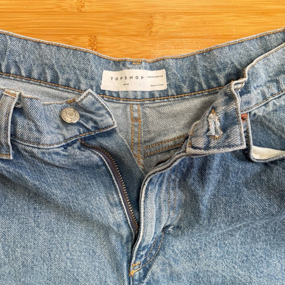 TOPSHOP ROLL CUFF HIGH RISE DENIM MOM SHORTS - Picture 4 of 8